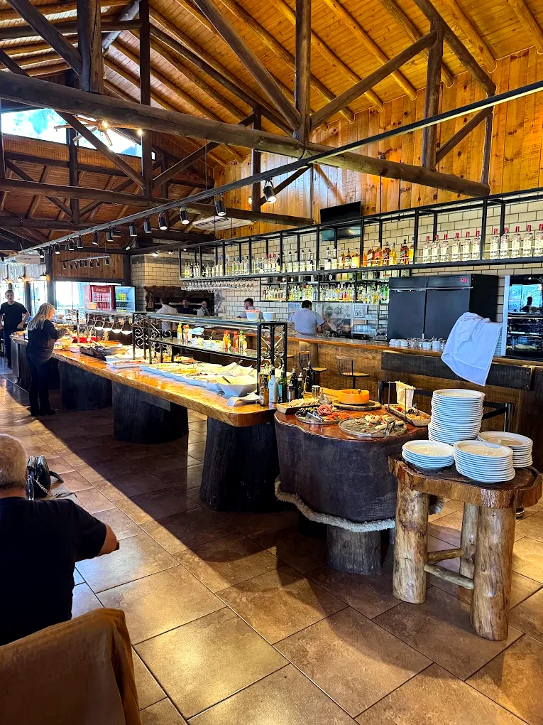 Buffet principal do Ponteio Fattoria