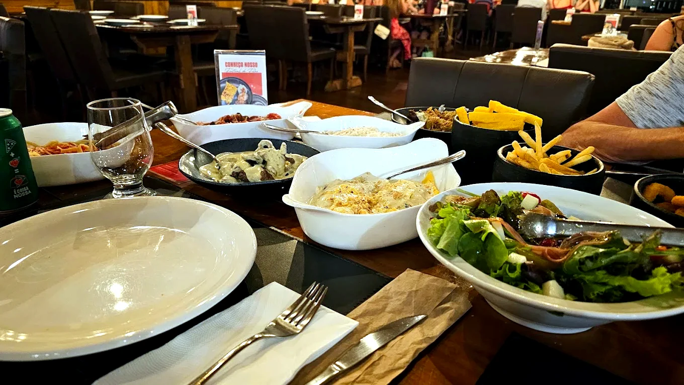Mesa e acompanhamentos